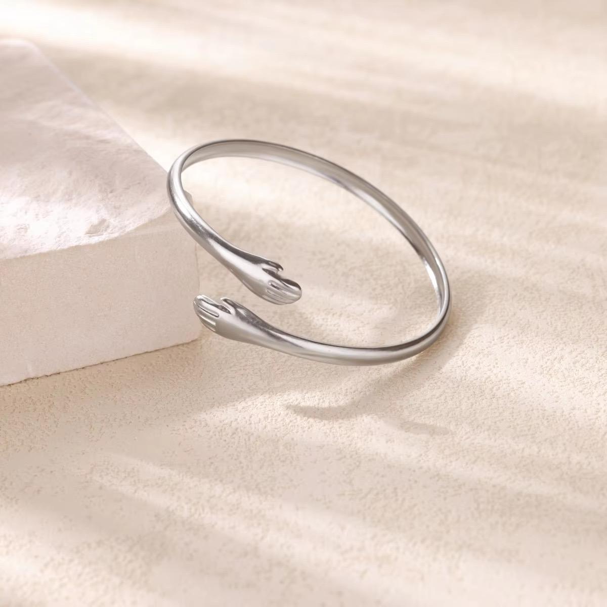 Hug Bracelet